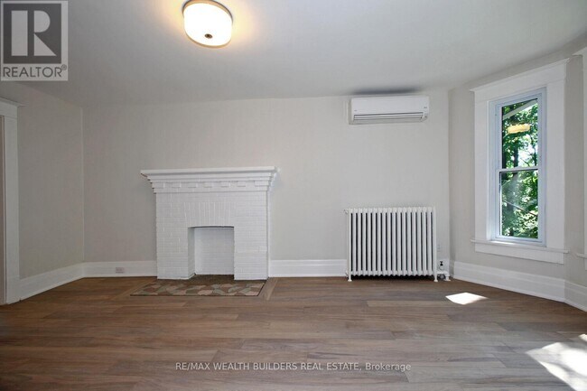 Photo - 163 Parkside Dr