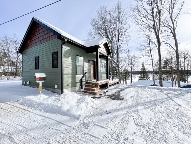 Photo - 8073 Outer Dr S