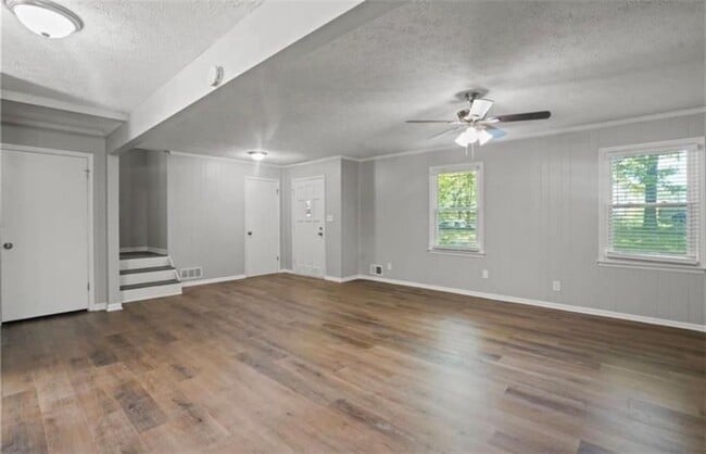 Photo - 703 Navaho Ct