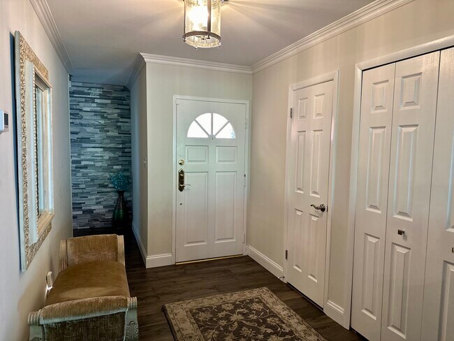 Photo - 237 Deer Fox Ln