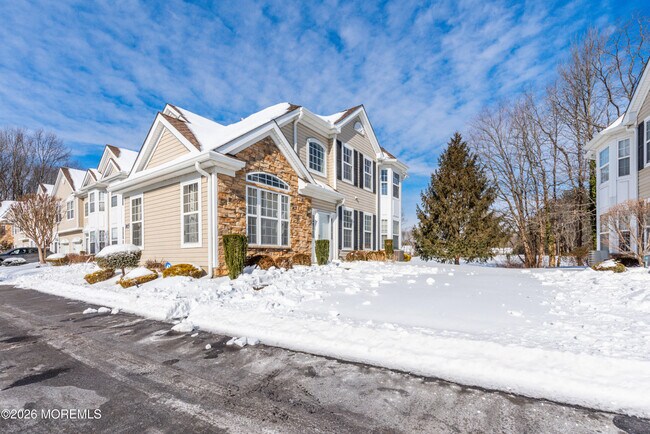 Photo - 165 Shinnecock Dr