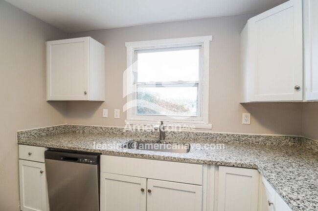 Photo - 604 E 16th St