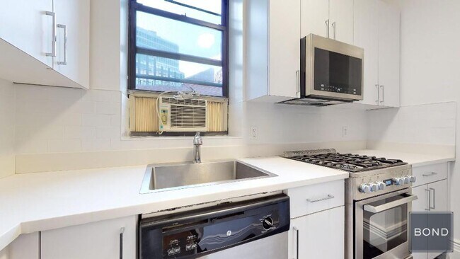 Building Photo - 166 W 72nd St Unit 4D Rental