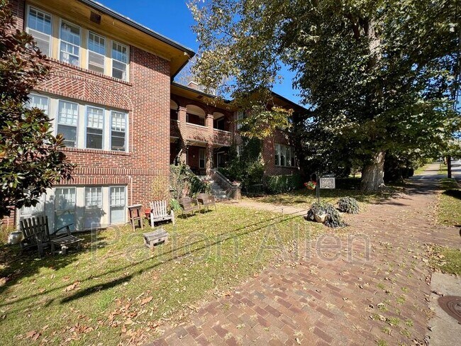 Building Photo - 28 Broad St Unit 4