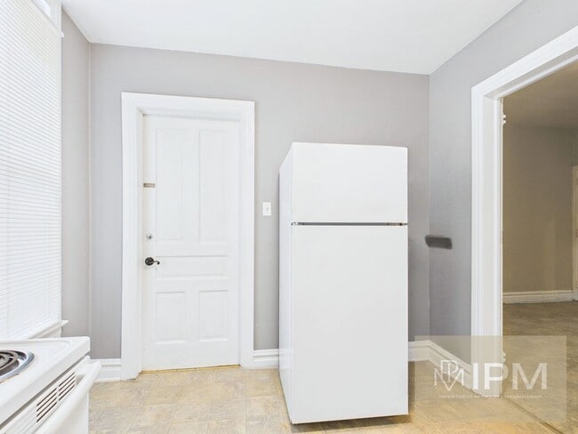 Photo - 515 W King St Unit 1st Floor