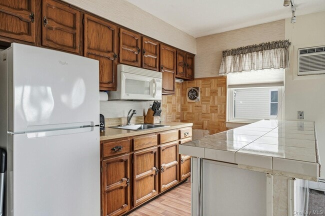 Photo - 10 Leanore Dr