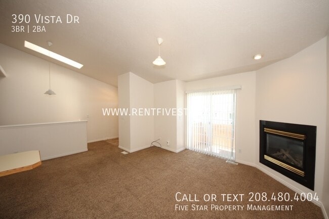 Photo - 390 Vista Dr