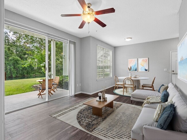 Building Photo - Huntington at Sundance