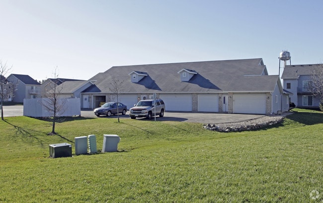 Photo - 520-550 Athletic Way