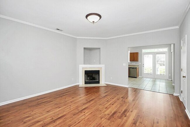 Photo - Lovely 3BD/2.5BA in Desirable Heritage Gre...