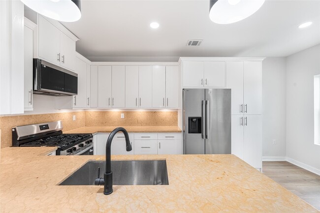 Photo - 6809 Fairway Dr Unit A