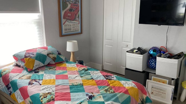 Photo - 16101 NE 11th Ave