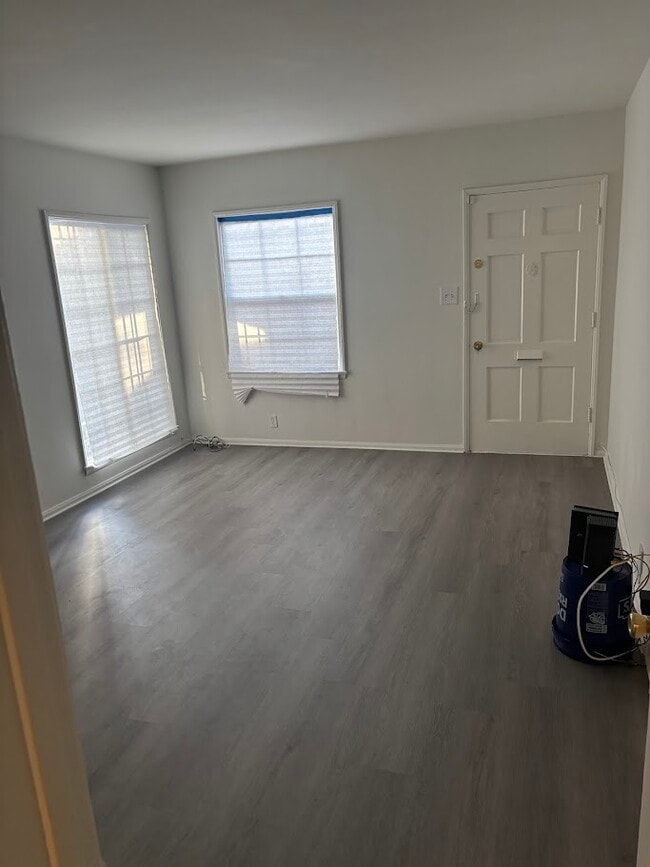 Living room - 2183 W 27th St Unit 2183 West 27th Street