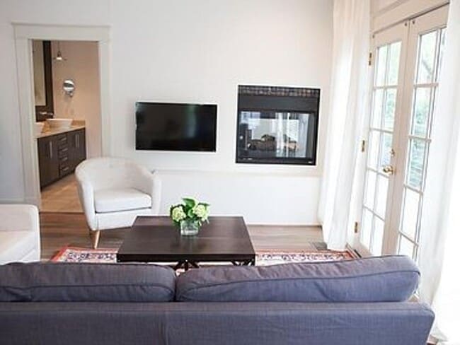 Photo - Upstairs Unit Only. Fabulous fully furnished 1BR/1BA Hillsboro cottage