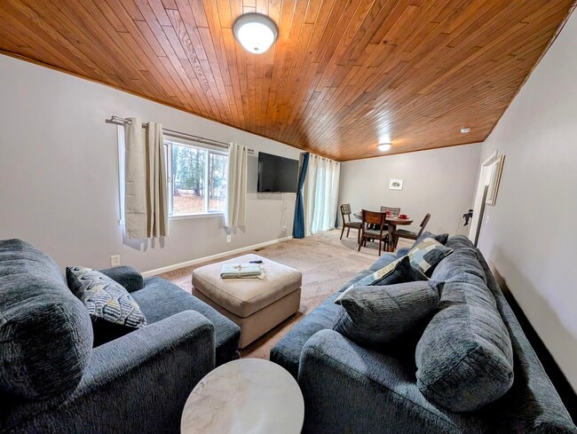 Building Photo - 114 Maple Manor Dr