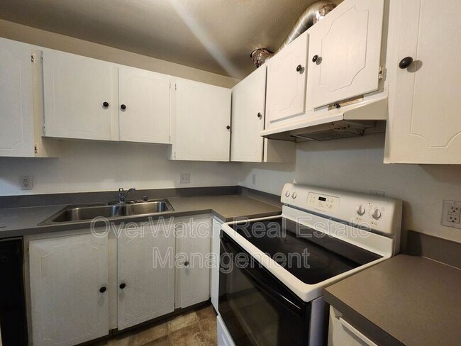 Photo - 177 Michael Ct