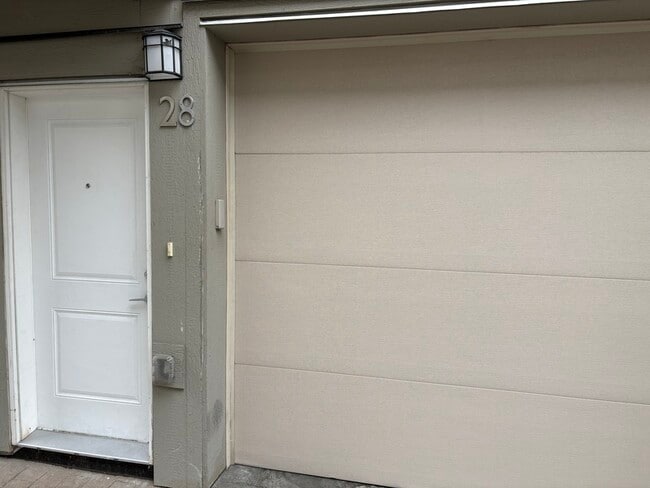 Photo - 1308 Rutland Rd N
