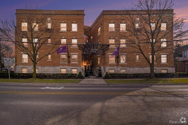 Building Photo - 327 Southfield Rd Unit 18 Rental