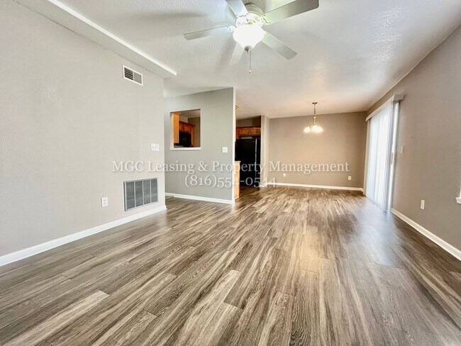 3101-3103 NW Gateway Dr