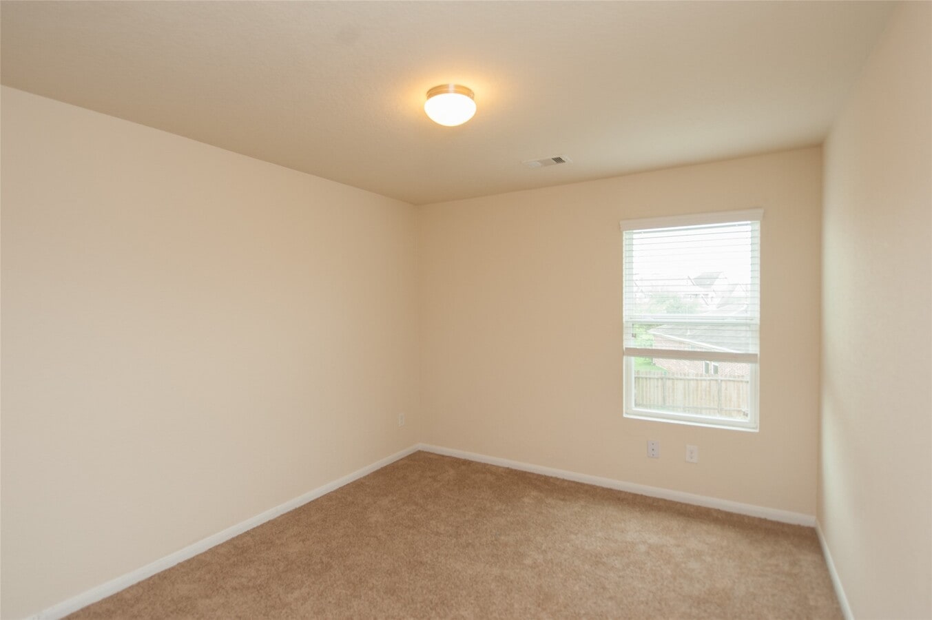 Photo - 18519 Each Elm Way