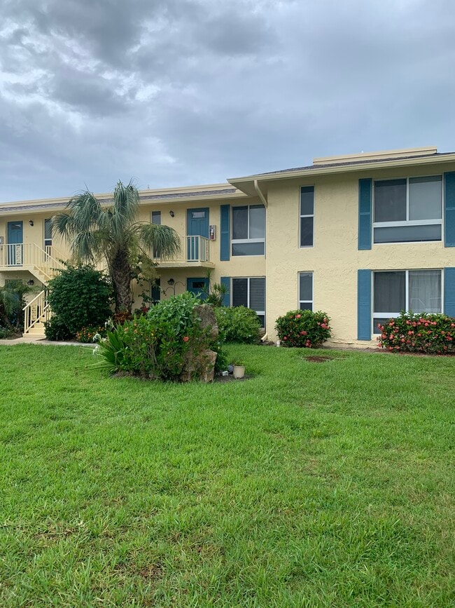 Photo - 372 Palm Dr Unit 4