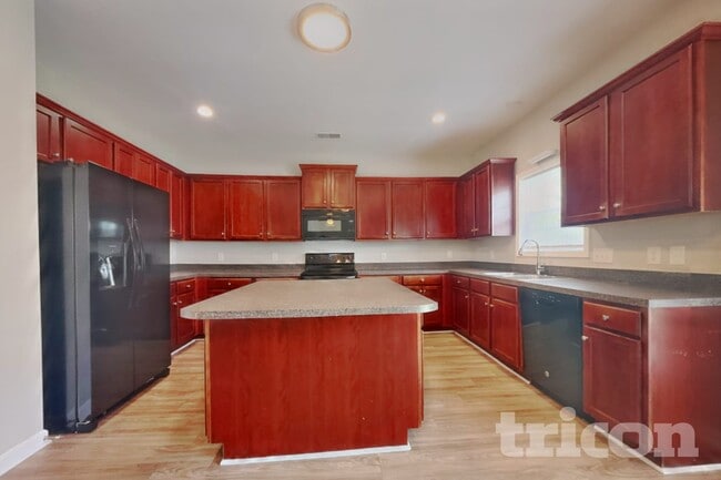 Photo - 1324 Pondhaven Dr