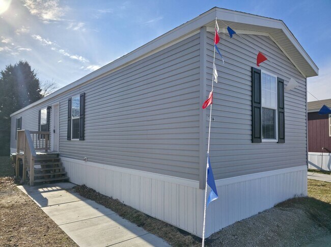 Photo - 1404 W Commodore Blvd