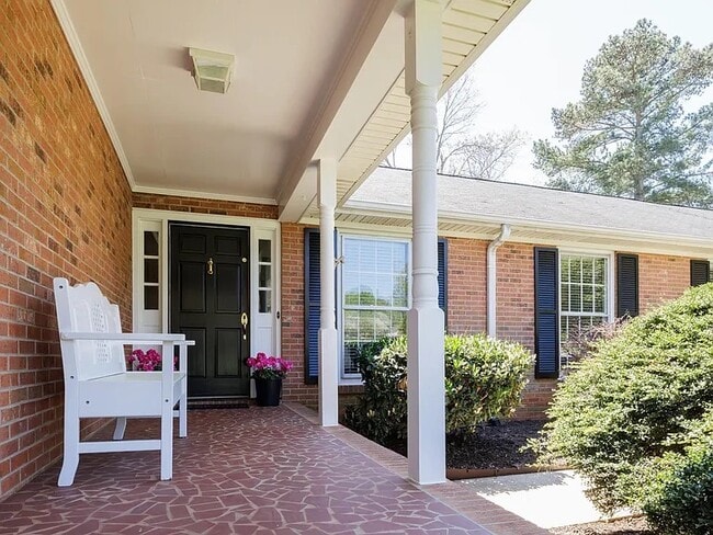Photo - 512 Devenger Rd