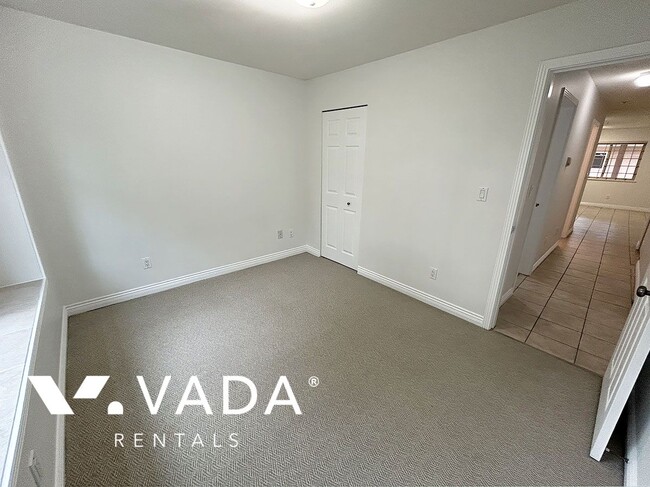 Building Photo - 1885 E 55th Ave