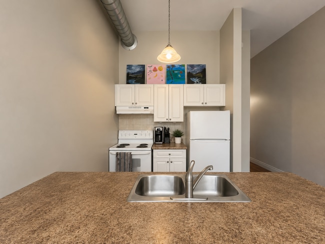 Photo - 206-78 Dalhousie St Brantford ON N3T 2J2 Unit 206