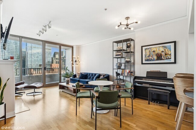 Photo - 740 W Fulton St Unit 34F