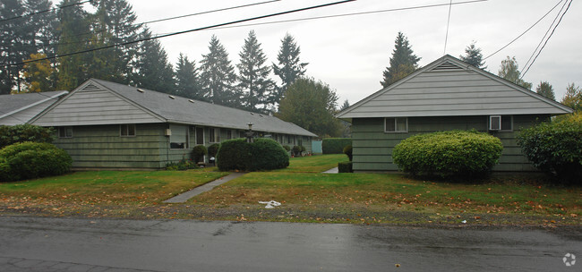 Building Photo - Friendship Court Rental