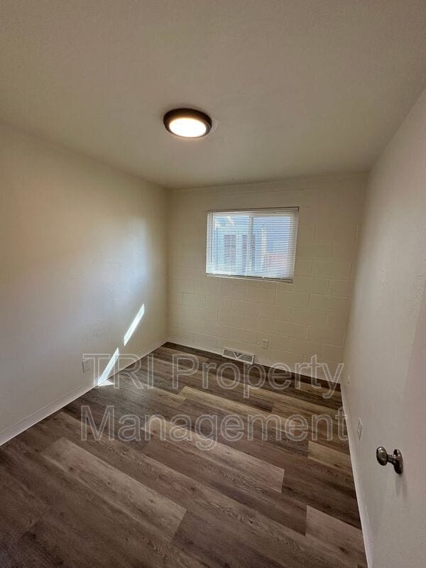 Photo - 908 31st Ave