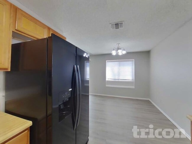 Photo - 13923 Flairwood St