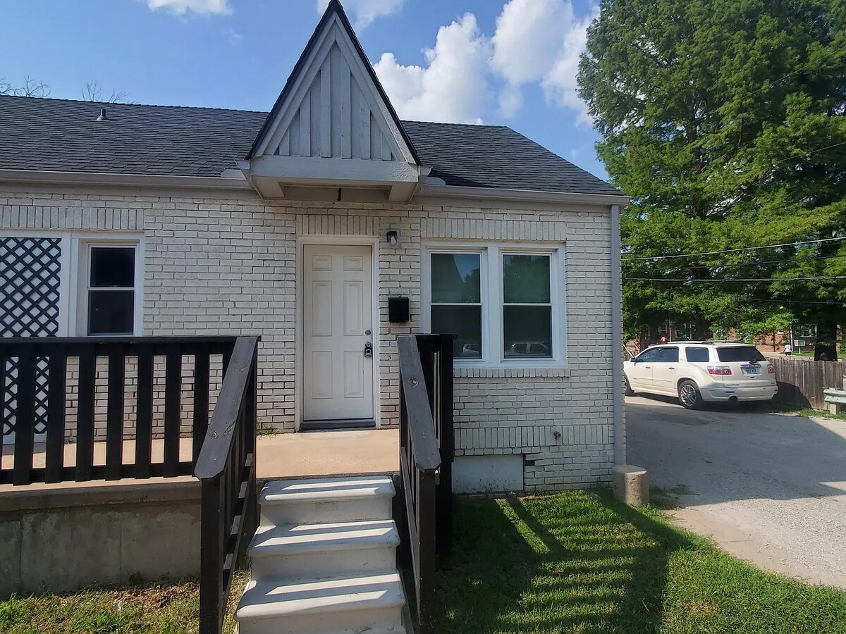 Photo - 304 S Hydraulic St