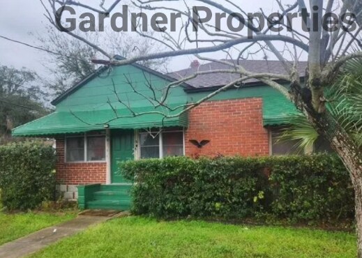 Photo - 362 E 46th St House