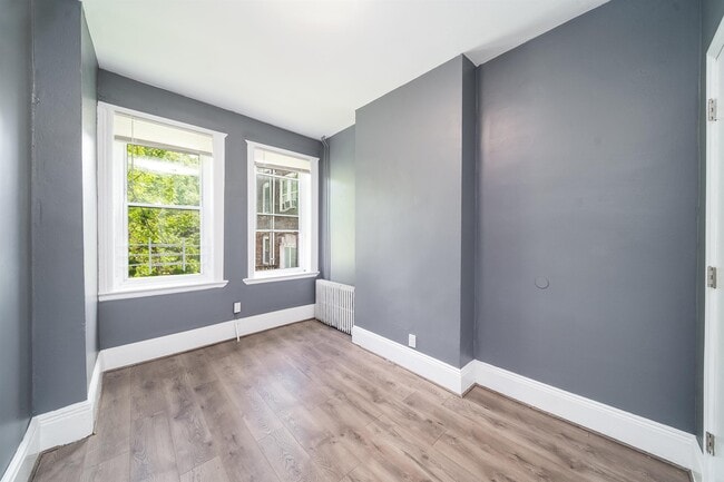 Photo - 122 Mallory Ave