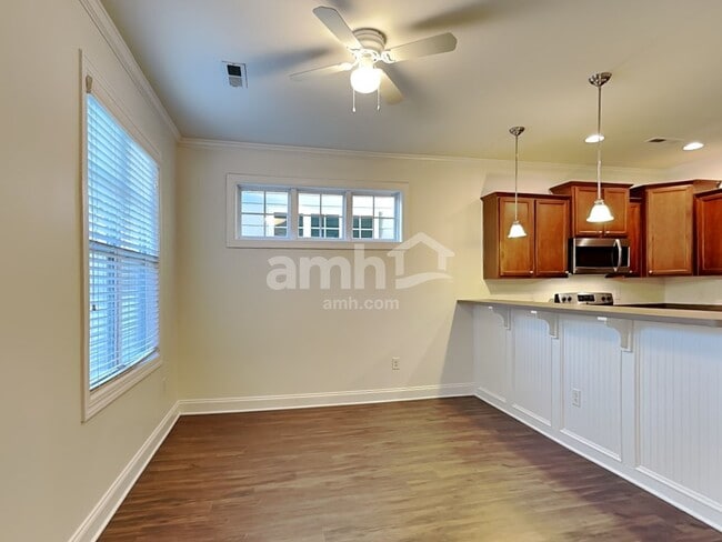 Photo - 107 Windy Creek Ln