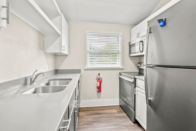 Photo - 2522 Iowa St