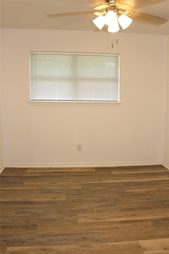 Photo - 1802 Sleepy Creek Way