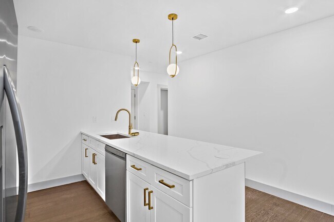 Photo - 127 E Cottage St Unit 5