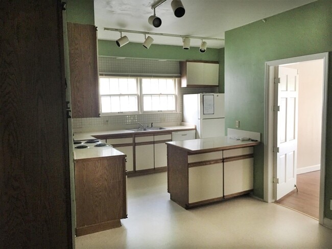 Photo - 354 Ferson Ave