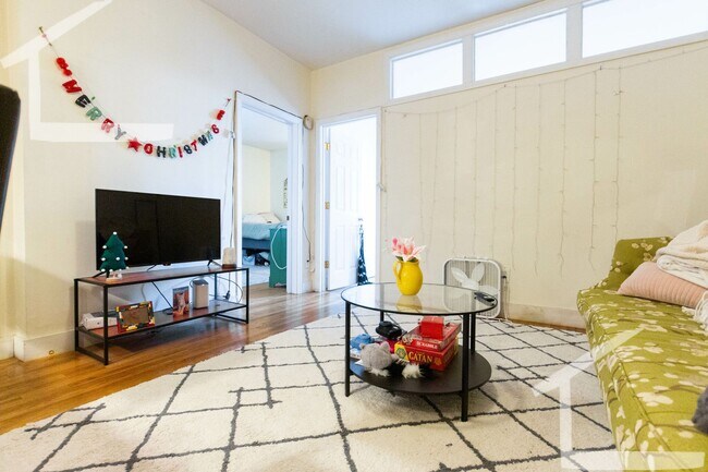 Photo - 3 Bed 1 Bath in Brookline