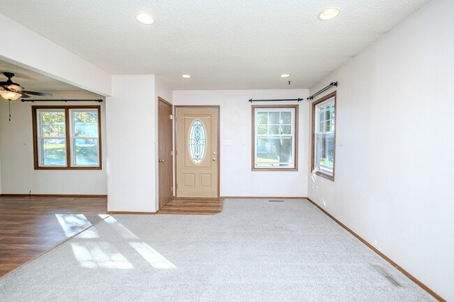 Photo - 507 4th St NW