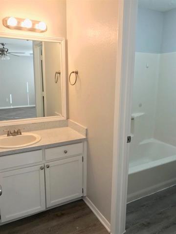 Photo - 408 Signal Hill Ct N