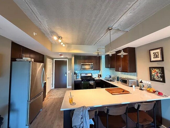 Photo - 1323 W Morse Ave Unit 508