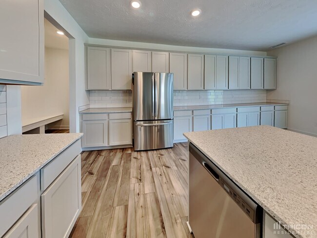 Photo - 2120 S Quincy Dr