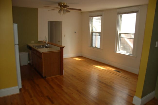 Photo - 3 W Hollister St Unidad 1