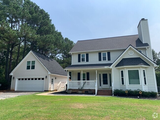 Building Photo - Fantastic Renovated Residence, Large Yard,... Rental
