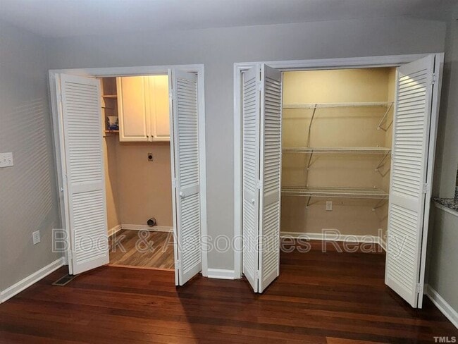 Photo - 1119 Saxony Dr